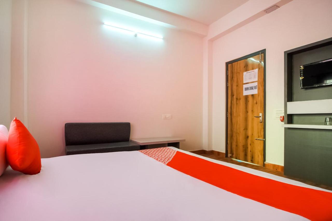 Oyo 69836 Aponjon Resort And Restaurant Shaugaon Экстерьер фото