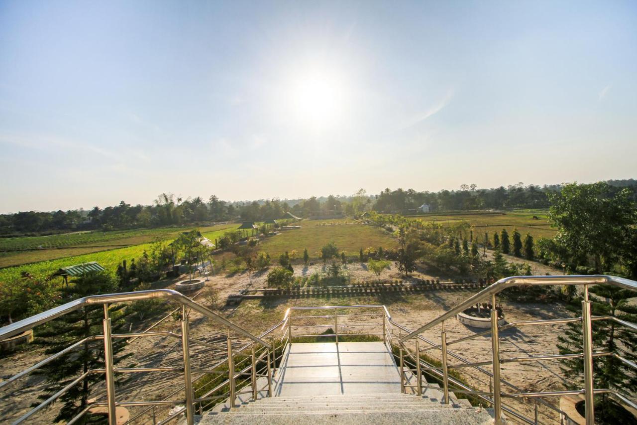 Oyo 69836 Aponjon Resort And Restaurant Shaugaon Экстерьер фото